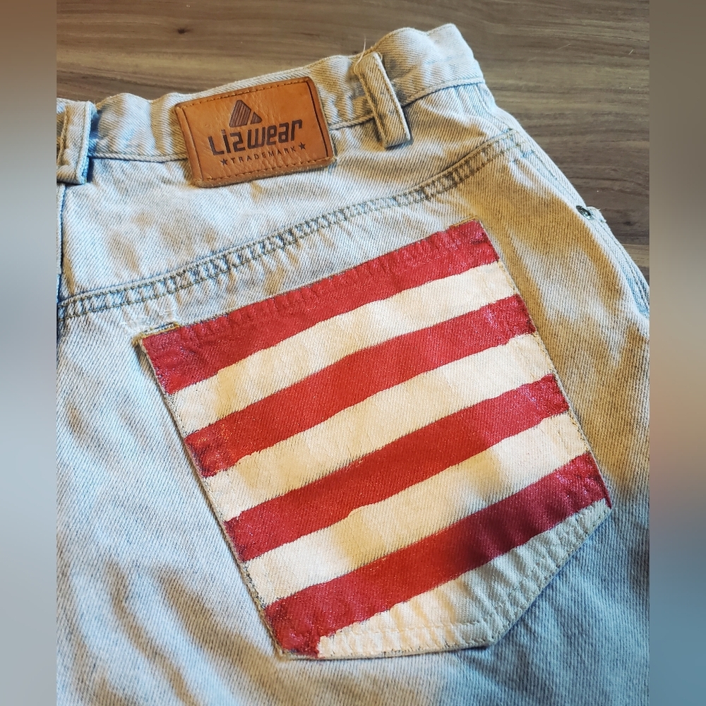 LizWear Distressed Americana Cutoff Shorts - Picture 10 of 16